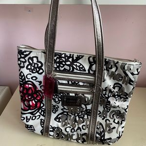 🌺COACH POPPY FLORAL GRAFFITI TOTE🌺